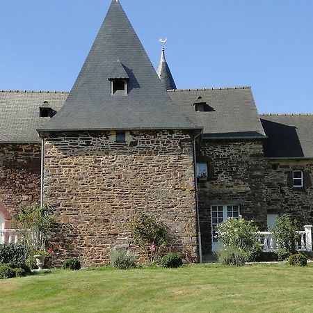 Saint-Thurial Manoir La Haie Chapeau B&B 외부 사진