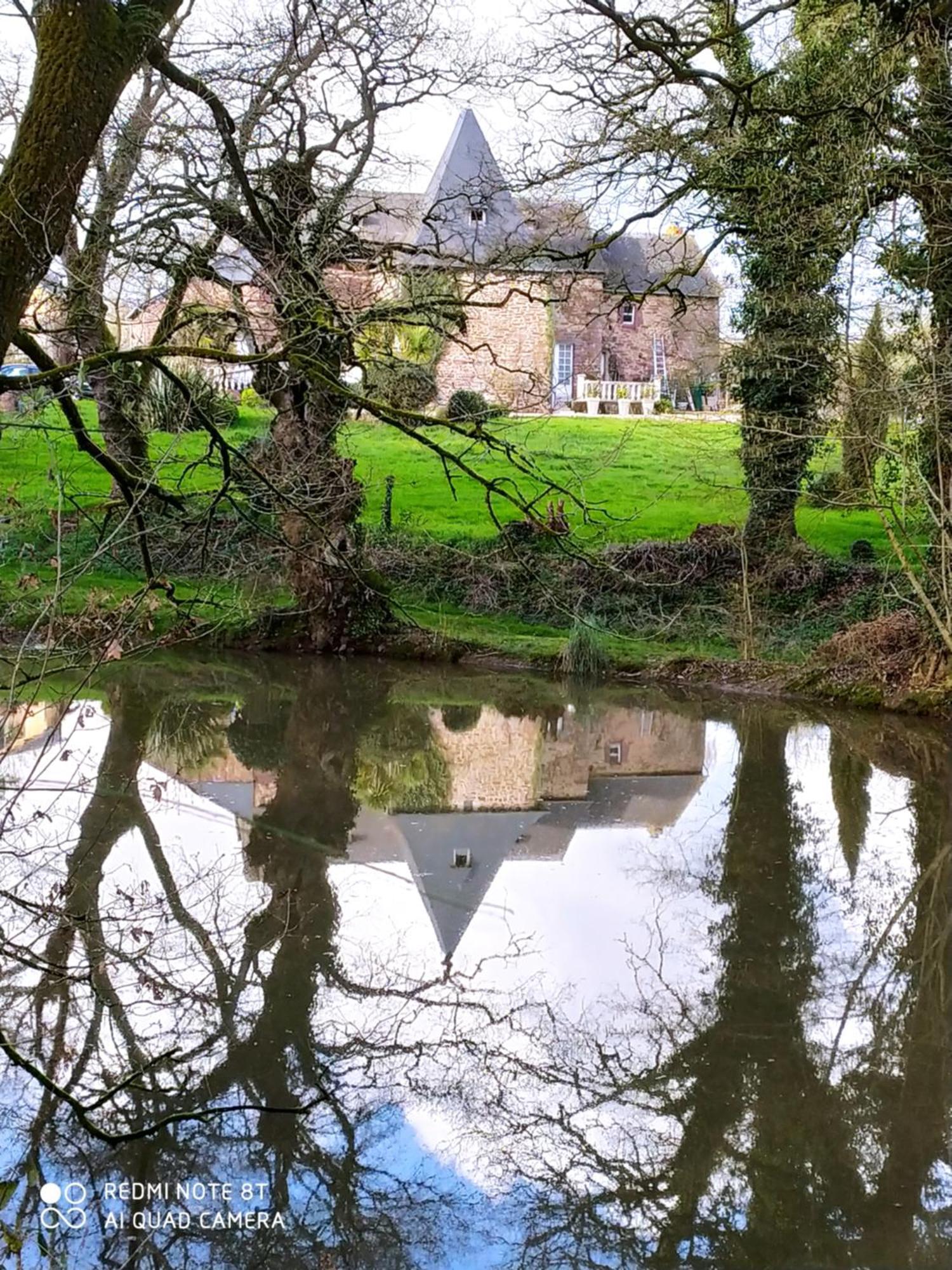 Saint-Thurial Manoir La Haie Chapeau B&B 외부 사진